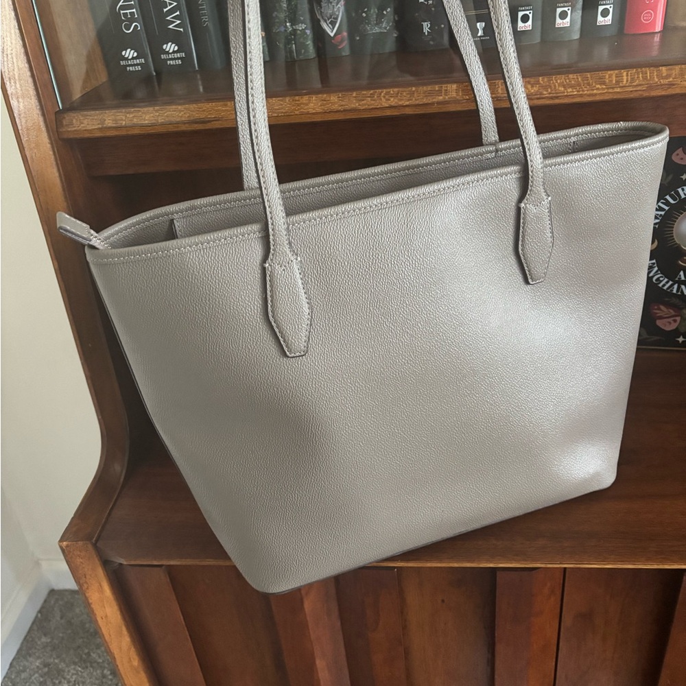 Kate Spade ♠️ Lori Taupe Textured Tote Bag - Picture 4 of 6